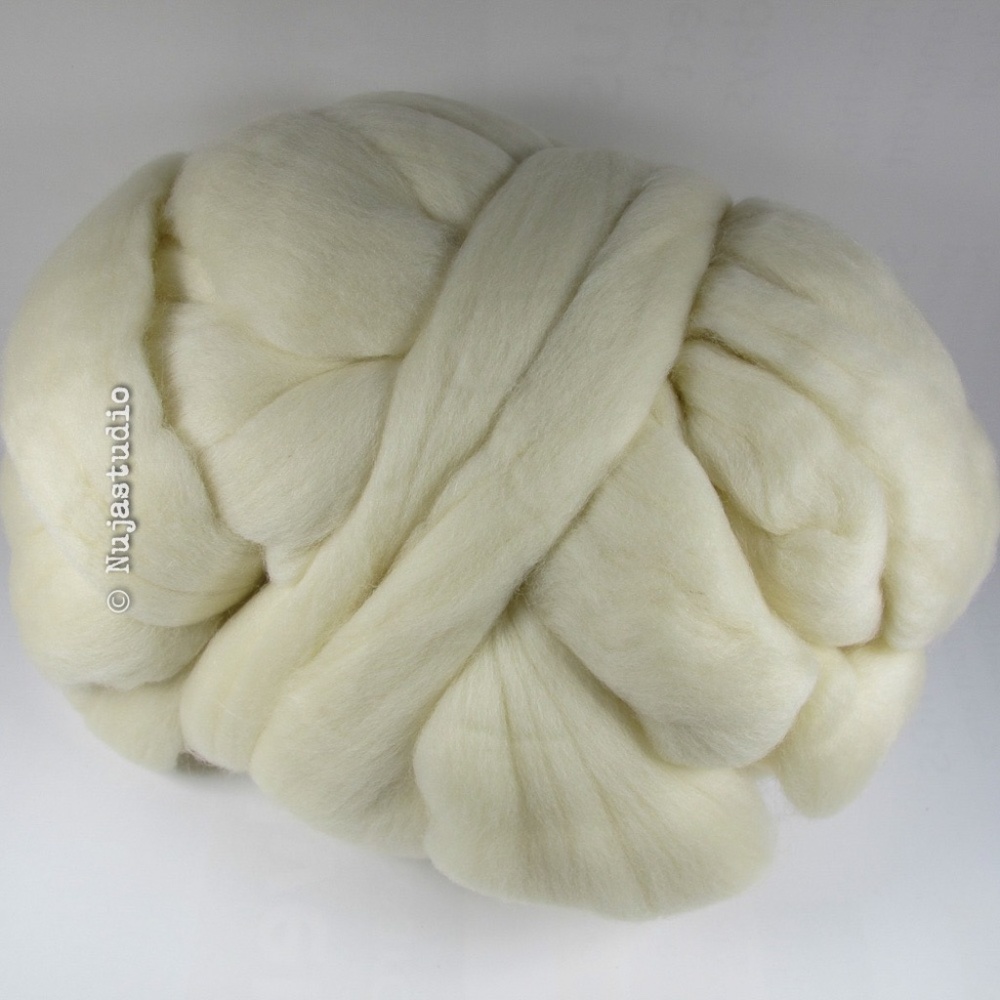 Polwarth Wool Top Roving Spinner Fiber Ecru 4 oz